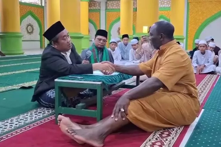 Pelatih Legendaris Jacksen F Tiago Ganti Nama Usai Jadi Mualaf, Doa Netizen Mengalir Deras